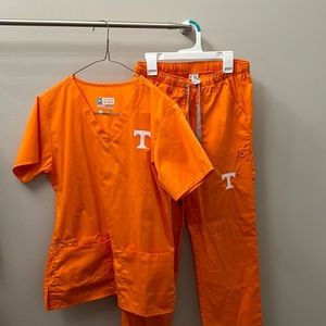 University of Tennessee XS WonderWink Scrub SET - top and pants!